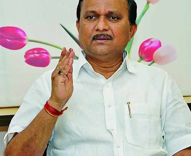 Give a crop insurance cover to the farmers, Kripal Tumane's demand | पीक विमा योजनेची शेतकऱ्यांना पावती द्या, कृपाल तुमाने यांची मागणी Give a crop insurance cover to the farmers, Kripal Tumane's demand | पीक विमा योजनेची शेतकऱ्यांना पावती द्या, कृपाल तुमाने यांची मागणी