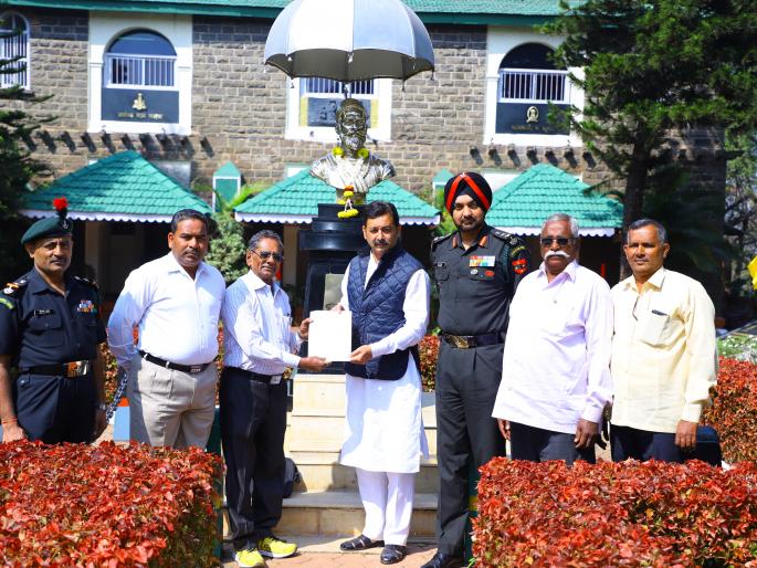 Kolhapur: A fund of Rs. 50 lakhs for the ex-servicemen's dispensary | कोल्हापूर : माजी सैनिकांच्या दवाखान्यासाठी ५0 लाखांचा निधी Kolhapur: A fund of Rs. 50 lakhs for the ex-servicemen's dispensary | कोल्हापूर : माजी सैनिकांच्या दवाखान्यासाठी ५0 लाखांचा निधी