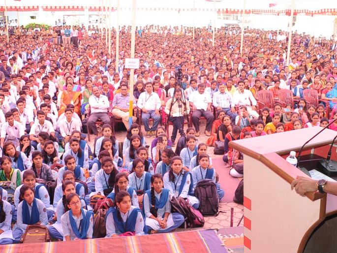 The bigger the bigger the bigger the bigger the bigger: the faithless - Patil; Special lecture in New College | जेवढा मोठा संघर्ष तेवढे यश मोठे : विश्वास नांगरे - पाटील; न्यू कॉलेजमध्ये विशेष व्याख्यान