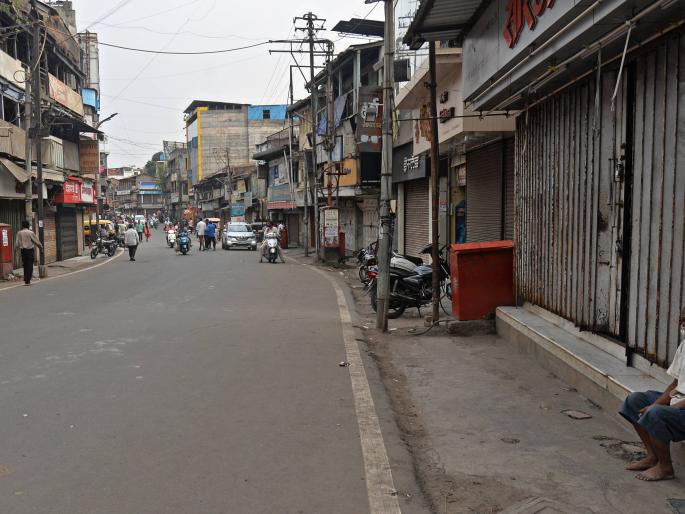 Confusion of shopkeepers and compulsion of administration persists | दुकानदारांचा संभ्रम अन् प्रशासनाची सक्ती कायम Confusion of shopkeepers and compulsion of administration persists | दुकानदारांचा संभ्रम अन् प्रशासनाची सक्ती कायम