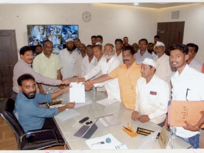 Errors in the forest section, why should we be sacked? | चुका वनविभागाच्या, भुर्दंड आम्ही का सोसायचा? Errors in the forest section, why should we be sacked? | चुका वनविभागाच्या, भुर्दंड आम्ही का सोसायचा?