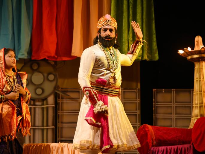 Karvirkar blames Goa ministers for acting | गोव्याच्या मंत्र्यांच्या अभिनयाला करवीरकरांची दाद