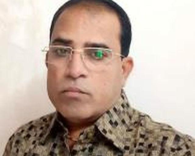 Two-wheeler killed in truck crash | ट्रकच्या धडकेत दुचाकीस्वार ठार