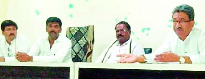 Due to lack of natural resources, water shortage | नैसर्गिक स्रोत आटल्याने पाणीटंचाईत भर