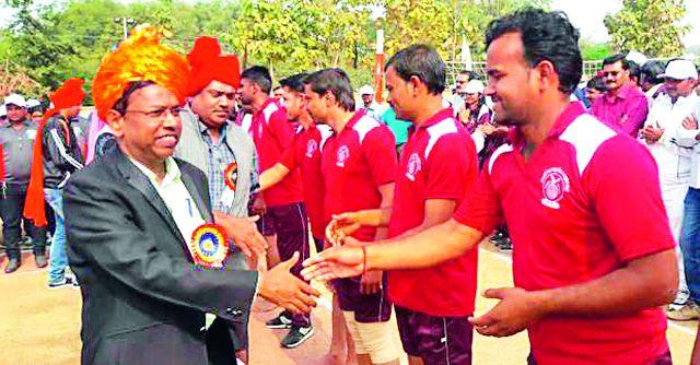Beginning of district level revenue sports competition | जिल्हास्तरीय महसूल क्रीडा स्पर्धेस सुरुवात