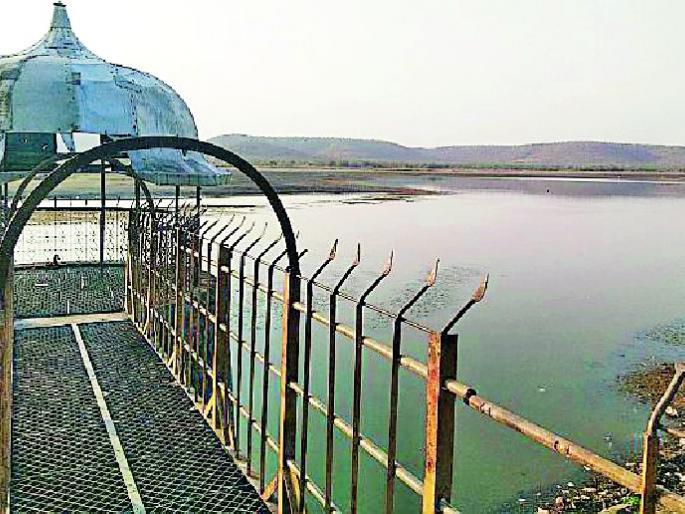 Chharthi lake is still being distributed by thirst for Umraavati | छत्री तलाव आजही भागवतोय उमरावतीची तहान Chharthi lake is still being distributed by thirst for Umraavati | छत्री तलाव आजही भागवतोय उमरावतीची तहान