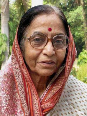 The message of praising Modi by Pratibha Patil is false | प्रतिभातार्इंनी मोदींची स्तुती केल्याचा व्हायरल मेसेज धादांत खोटा The message of praising Modi by Pratibha Patil is false | प्रतिभातार्इंनी मोदींची स्तुती केल्याचा व्हायरल मेसेज धादांत खोटा