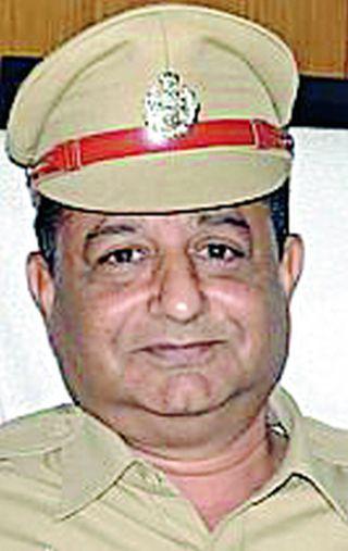 Superintendent of Police Dilip Jhalke took the charge | पोलीस अधीक्षक दिलीप झळके यांनी पदभार स्वीकारला