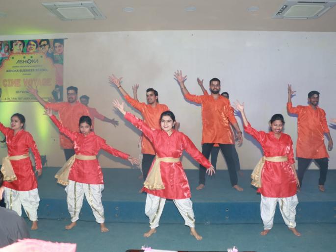 'Rainbow' cultural program in Ashoka school excited | अशोकाचा ‘इंद्रधनुष्य’ सांस्कृतिक कार्यक्रम उत्साहात 'Rainbow' cultural program in Ashoka school excited | अशोकाचा ‘इंद्रधनुष्य’ सांस्कृतिक कार्यक्रम उत्साहात