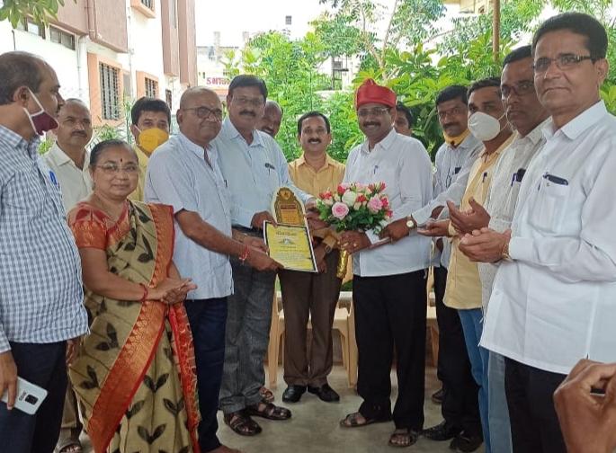 Ravindra More honored with state level award | रवींद्र मोरे राज्यस्तरीय पुरस्काराने सन्मानित Ravindra More honored with state level award | रवींद्र मोरे राज्यस्तरीय पुरस्काराने सन्मानित