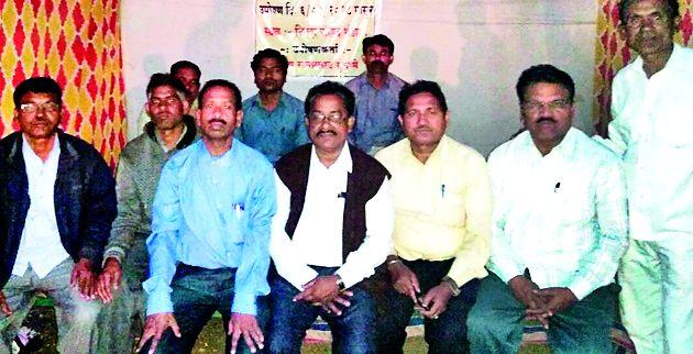 Health service fasting for justice | न्यायासाठी आरोग्य सेवकाचे उपोषण Health service fasting for justice | न्यायासाठी आरोग्य सेवकाचे उपोषण