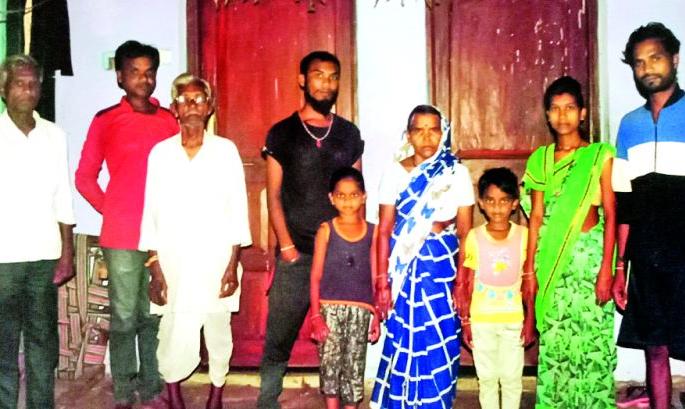 Retired teacher's struggle for pension for two years | पेन्शनसाठी सेवानिवृत्त शिक्षकाचा दोन वर्षांपासून संघर्ष Retired teacher's struggle for pension for two years | पेन्शनसाठी सेवानिवृत्त शिक्षकाचा दोन वर्षांपासून संघर्ष