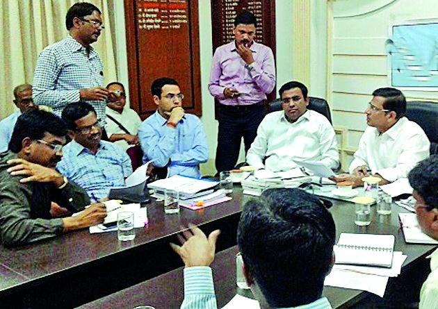 Complete the pending works of land acquisition in Gosikhurd, promptly | गोसेखुर्दमधील भूसंपादनाची प्रलंबित कामे तातडीने पूर्ण करा Complete the pending works of land acquisition in Gosikhurd, promptly | गोसेखुर्दमधील भूसंपादनाची प्रलंबित कामे तातडीने पूर्ण करा