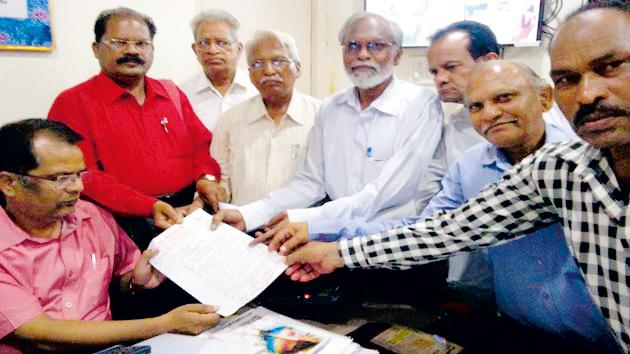 The protest of the assassination of journalist Gauri Lankesh | पत्रकार गौरी लंकेश यांच्या हत्येचा निषेध The protest of the assassination of journalist Gauri Lankesh | पत्रकार गौरी लंकेश यांच्या हत्येचा निषेध