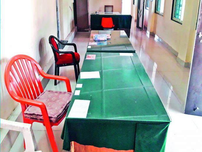 Show the "government officers in office at Mawal taluka and get award | मावळ तालुक्यात " सरकारी अधिकारी " कार्यालयात दाखवा आणि बक्षीस मिळवा