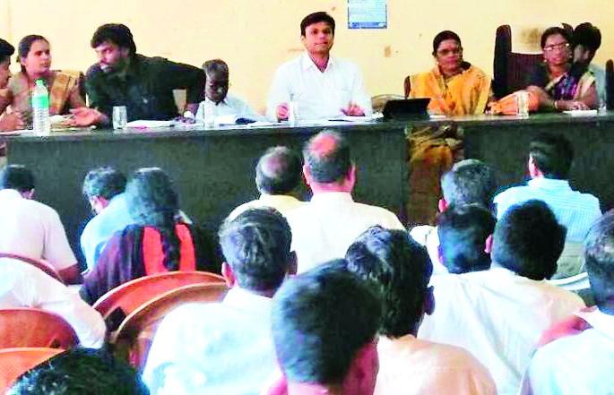 Review of water scarcity prevention measures | पाणीटंचाई निवारण उपाययोजनांचा आढावा Review of water scarcity prevention measures | पाणीटंचाई निवारण उपाययोजनांचा आढावा