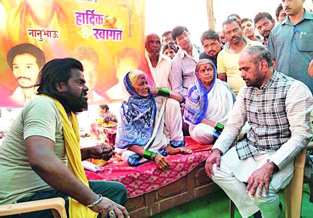 Ministers of Yamunamai's descendants were taken by the ministers | यमुनामायच्या वंशजांची मंत्र्यांनी घेतली भेट