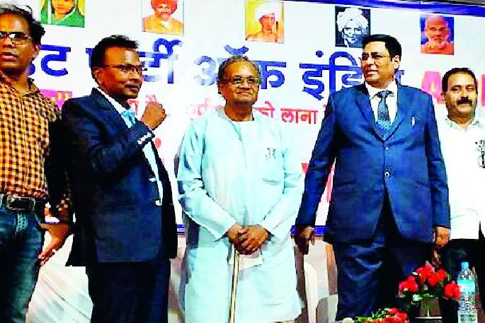 OBCs should be ready for power | ओबीसींनी अधिकारासाठी सज्ज व्हावे  OBCs should be ready for power | ओबीसींनी अधिकारासाठी सज्ज व्हावे