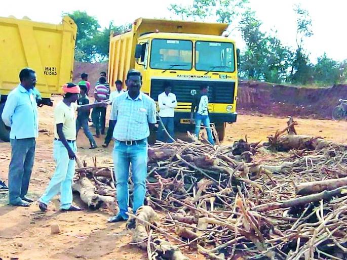 Pendhari (Maqta) excavation of illegal moor from Shivarra | पेंढरी(मक्ता) शिवारातून अवैध मुरुम उत्खनन Pendhari (Maqta) excavation of illegal moor from Shivarra | पेंढरी(मक्ता) शिवारातून अवैध मुरुम उत्खनन