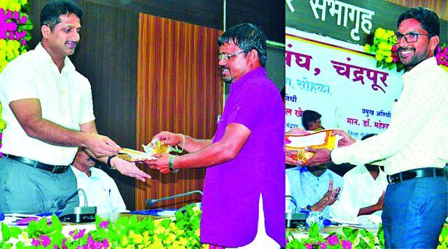 Lokmat's Chunarkar and Derkar Award | लोकमतचे चुनारकर व देरकर पुरस्कृत
