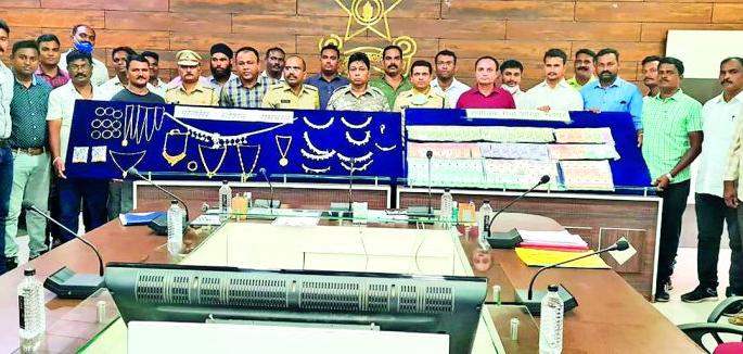 The driver is the mastermind behind the theft of Rs 37 lakh from Chandrapur | चंद्रपुरातील 37 लाखांच्या चोरीचा ‘मास्टरमाईंड’ निघाला चालकच The driver is the mastermind behind the theft of Rs 37 lakh from Chandrapur | चंद्रपुरातील 37 लाखांच्या चोरीचा ‘मास्टरमाईंड’ निघाला चालकच