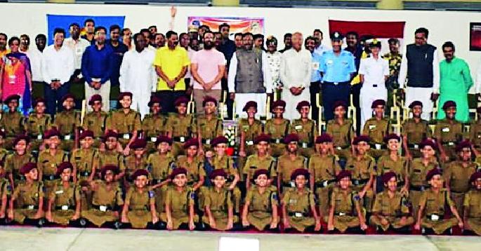 Aamir Khan's visit brings renewed awareness among the soldiers and schoolchildren | आमिर खानच्या भेटीमुळे सैनिक ी शाळेच्या विद्यार्थ्यांत नवचैतन्य