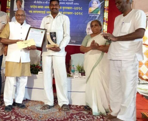 Baba Amte Humanity Award to Matin Bhosale | मतीन भोसले यांना बाबा आमटे मानवता पुरस्कार; आनंदवनात वितरण सोहळा