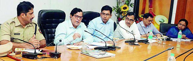 Use the Right to Service Act in general | सेवा हक्क कायद्याचा वापर सर्वसामान्यांमध्ये रुजवा Use the Right to Service Act in general | सेवा हक्क कायद्याचा वापर सर्वसामान्यांमध्ये रुजवा