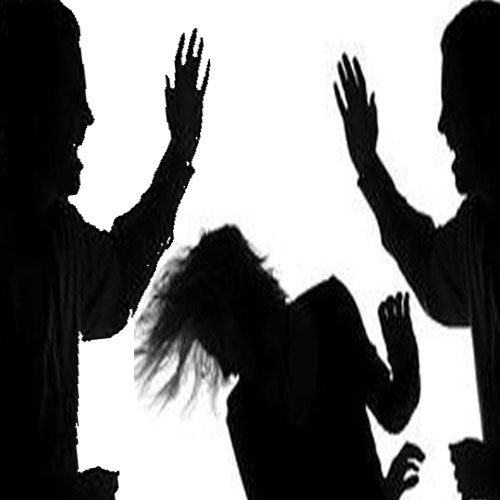 Two women charged in police assault case | पोलीस मारहाण प्रकरणात दोन महिलांवर गुन्हा Two women charged in police assault case | पोलीस मारहाण प्रकरणात दोन महिलांवर गुन्हा