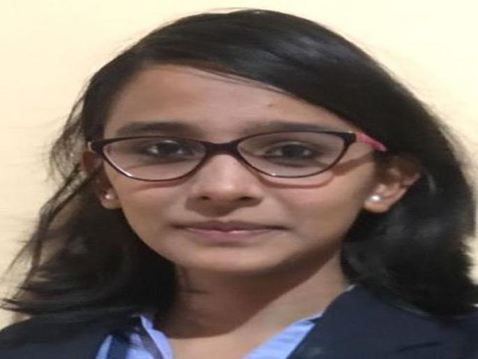 Girls stack in Class X examination | धुळ्यात दहावीच्या परीक्षेत मुलींची बाजी Girls stack in Class X examination | धुळ्यात दहावीच्या परीक्षेत मुलींची बाजी