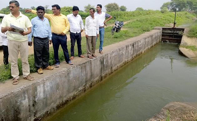 Spread the water to the last farm | शेवटच्या शेतीपर्यंत पाणी पोहोचवा