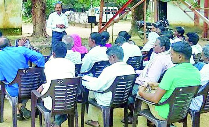 Maharashtra Election 2019 : Police Patil Initiative for Alcohol Free Elections | Maharashtra Election 2019 : दारूमुक्त निवडणुकीसाठी पोलीस पाटलांचा पुढाकार Maharashtra Election 2019 : Police Patil Initiative for Alcohol Free Elections | Maharashtra Election 2019 : दारूमुक्त निवडणुकीसाठी पोलीस पाटलांचा पुढाकार