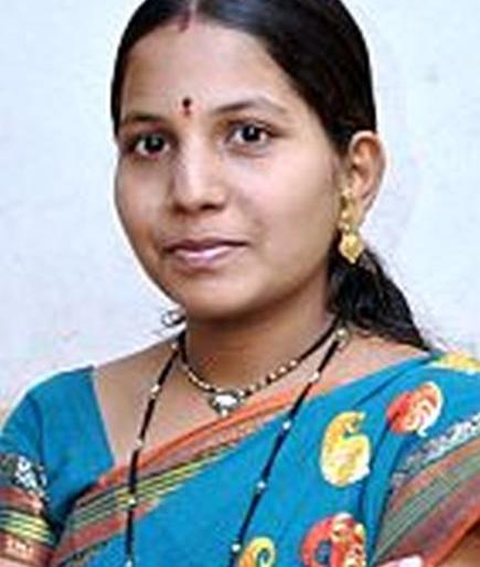 , wife of PSI, was shot by a revolver in Gadchiroli district | गडचिरोलीत पीएसआयच्या पत्नीची गोळी झाडून आत्महत्या , wife of PSI, was shot by a revolver in Gadchiroli district | गडचिरोलीत पीएसआयच्या पत्नीची गोळी झाडून आत्महत्या