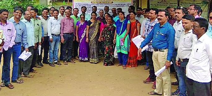 Response to the Aheri subdivision with Chamorshi | चामोर्शीसह अहेरी उपविभागात संपाला प्रतिसाद Response to the Aheri subdivision with Chamorshi | चामोर्शीसह अहेरी उपविभागात संपाला प्रतिसाद