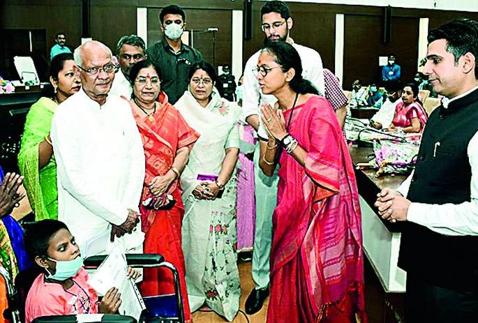 Work for the disabled through social commitment | दिव्यांगांसाठी सामाजिक बांधीलकीतून काम करावे