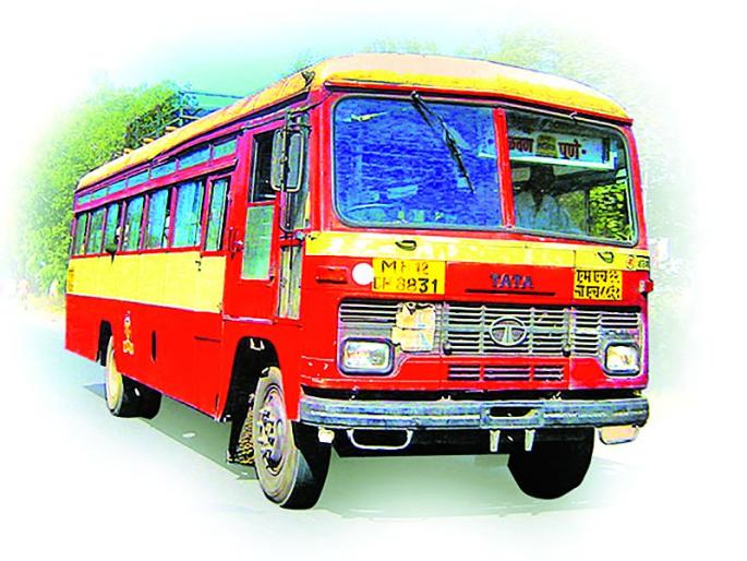 The wheels of the ST are now on track | एसटीची चाके आता येताहेत रुळावर The wheels of the ST are now on track | एसटीची चाके आता येताहेत रुळावर