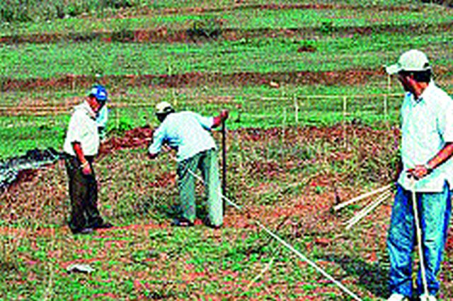 Land allotment activities by Land Records | भूमिअभिलेखतर्फे जमिनी वाटपाचा उपक्रम Land allotment activities by Land Records | भूमिअभिलेखतर्फे जमिनी वाटपाचा उपक्रम