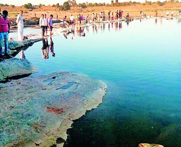 What is the irrigation due to irrigation? | बंधाऱ्यामुळे नेमके सिंचन कुणाचे? What is the irrigation due to irrigation? | बंधाऱ्यामुळे नेमके सिंचन कुणाचे?