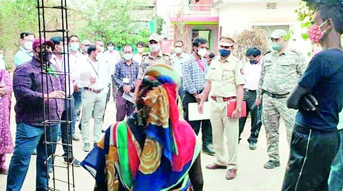 Outbreak of Corona, on Collector Action mode | कोरोनाचा प्रकोप, कलेक्टर ॲक्शन मोडवर Outbreak of Corona, on Collector Action mode | कोरोनाचा प्रकोप, कलेक्टर ॲक्शन मोडवर