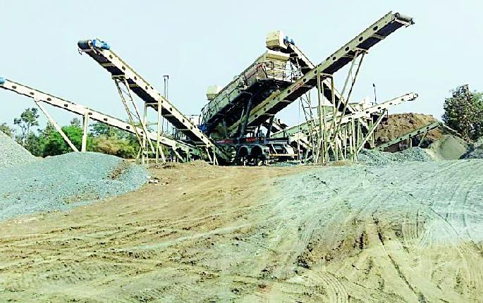 Close the crushers at Kidangipar | किडंगीपार येथील क्रशर बंद करा Close the crushers at Kidangipar | किडंगीपार येथील क्रशर बंद करा