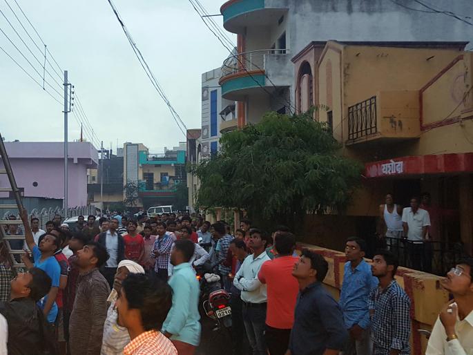 Shock is the death of one in Hingoli | शॉक लागून हिंगोलीत एकाचा मृत्यू Shock is the death of one in Hingoli | शॉक लागून हिंगोलीत एकाचा मृत्यू