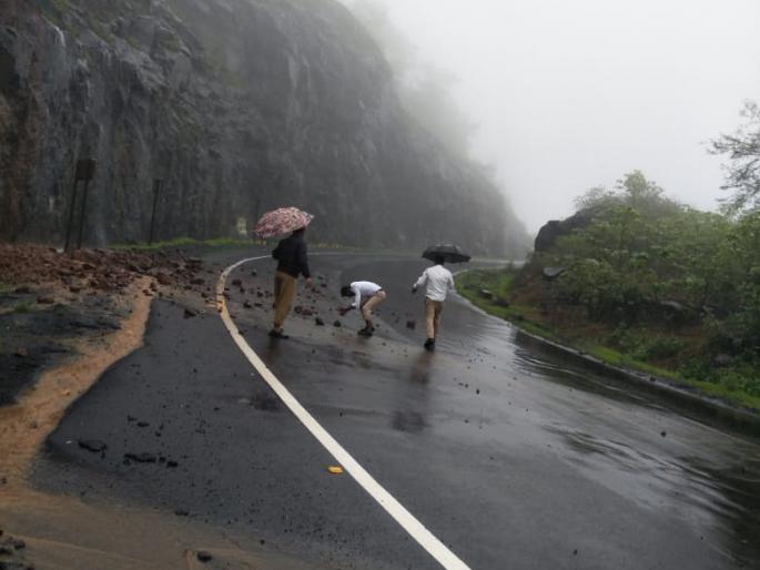 The cracks in the new casket valley collapsed | नवीन कसारा घाटात दरड कोसळली