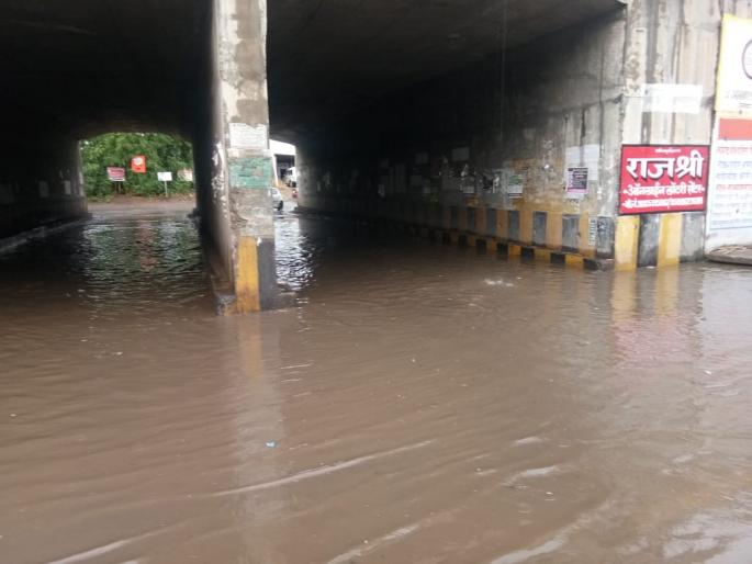  Satara: Rain water from monsoon! | सातारा : मान्सूनच्या बरसण्याने पाणीच पाणी !