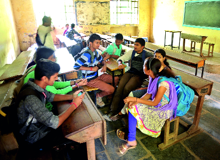 What is the 'victim' of professors? | प्राध्यापकांच्या संपात विद्यार्थ्यांचा ‘बळी’ का? What is the 'victim' of professors? | प्राध्यापकांच्या संपात विद्यार्थ्यांचा ‘बळी’ का?