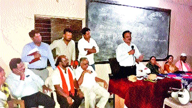 The serious question of animal feed | जनावरांच्या चाऱ्याचा प्रश्न गंभीर The serious question of animal feed | जनावरांच्या चाऱ्याचा प्रश्न गंभीर