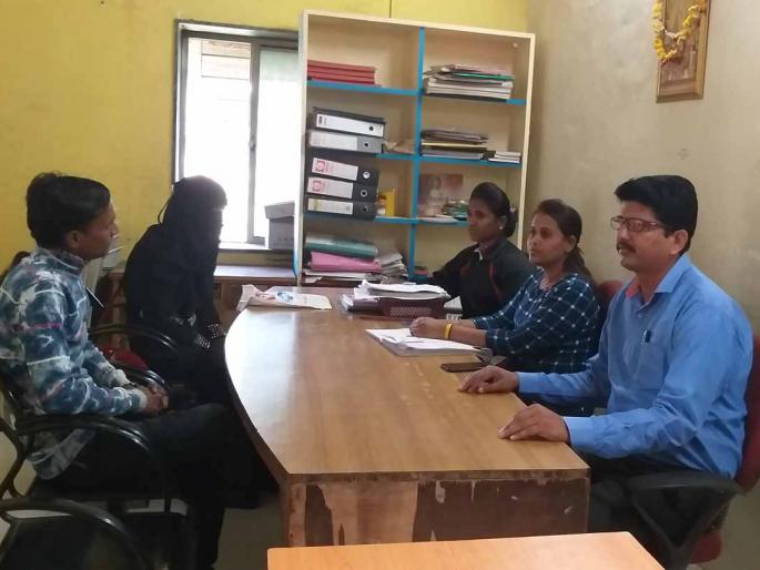 College prepaid counseling needs a college tuition | विवाहपूर्व समुपदेशनाची महाविद्यालयीन तरूणाईला गरज College prepaid counseling needs a college tuition | विवाहपूर्व समुपदेशनाची महाविद्यालयीन तरूणाईला गरज