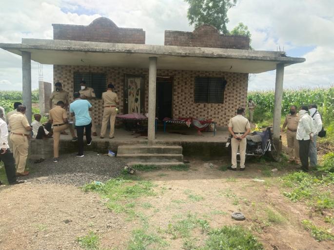 Four were brutally murdered in Jeur Shivara | जेऊर शिवारात चौघांची भीषण हत्या Four were brutally murdered in Jeur Shivara | जेऊर शिवारात चौघांची भीषण हत्या