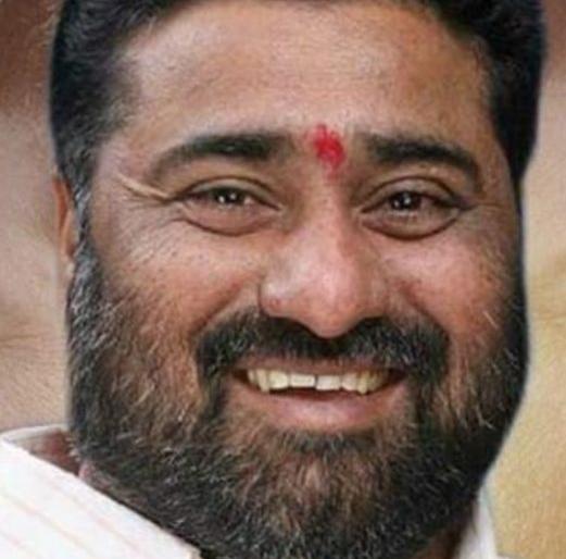 Nashik businessman commits suicide by shooting | नाशिकच्या उद्योजकाची गोळी झाडून घेत आत्महत्या Nashik businessman commits suicide by shooting | नाशिकच्या उद्योजकाची गोळी झाडून घेत आत्महत्या