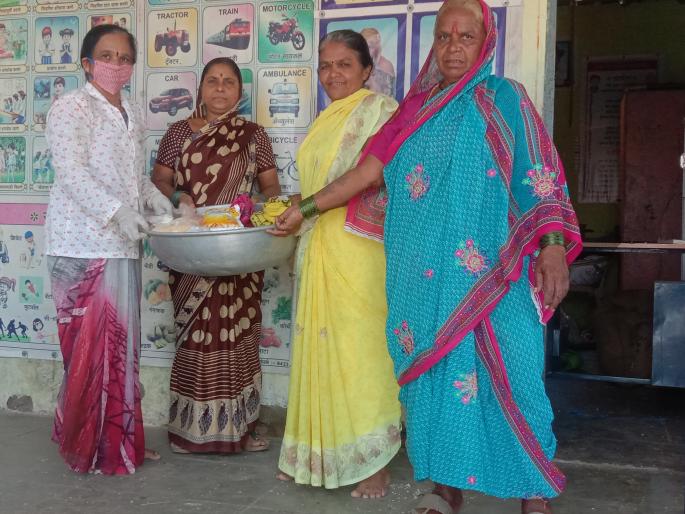 Distribution of nutritious food to children | बालकांना पोषण आहाराचे वाटप Distribution of nutritious food to children | बालकांना पोषण आहाराचे वाटप