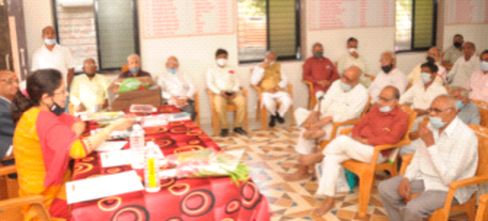 Unauthorized banners, placards | अनधिकृत बॅनर, फलकांवर संक्रांत Unauthorized banners, placards | अनधिकृत बॅनर, फलकांवर संक्रांत